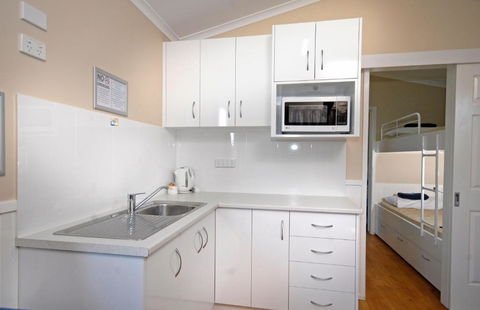 Barrack Point Holidays - Gold Coast 4U 2