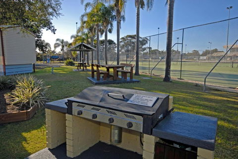 Barrack Point Holidays - Gold Coast 4U 5