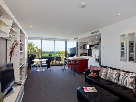 LORNE CHALET APARTMENT 10 Ask About Midweek Deals - Accommodation Gold Coast 1