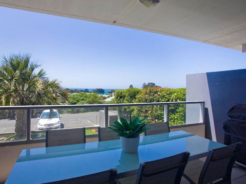 LORNE CHALET APARTMENT 10 Ask About Midweek Deals - Accommodation Gold Coast 3