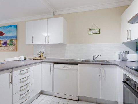 3 Frangipani 30 Leonard Avenue Great Townhouse With Air Con - Accommodation Gold Coast 5