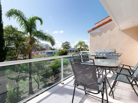 3 Frangipani 30 Leonard Avenue Great Townhouse With Air Con - Accommodation Gold Coast 2