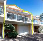 3 Frangipani 30 Leonard Avenue great townhouse with air con - Accommodation Gold Coast