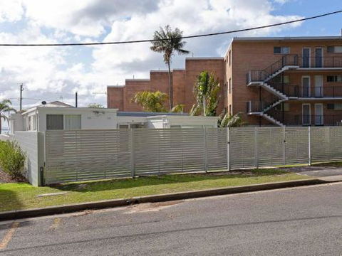 3 Lillian Street Fantastic House So Close To The Water - Accommodation Gold Coast 4