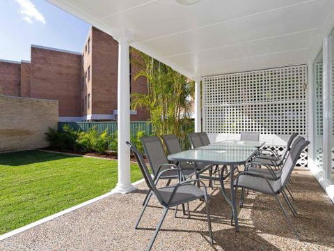 3 Lillian Street Fantastic House So Close To The Water - Accommodation Gold Coast 3