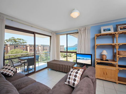 12 Commodore 6 Intrepid Close Beautiful Water Views - Accommodation Gold Coast 5