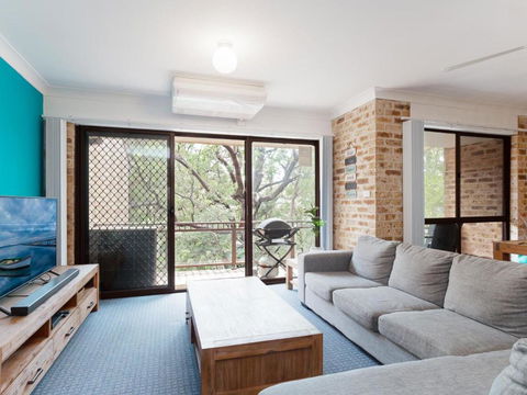 36 Bay Parklands 2 Gowrie Avenue Close To The Water With Pool & Spa & Tennis Court - Accommodation Gold Coast 1