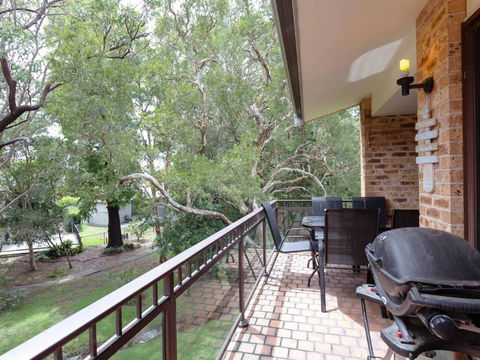 36 Bay Parklands 2 Gowrie Avenue Close To The Water With Pool & Spa & Tennis Court - Accommodation Gold Coast 4