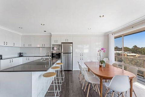 Soldiers Point Spectacular - Accommodation Gold Coast 0