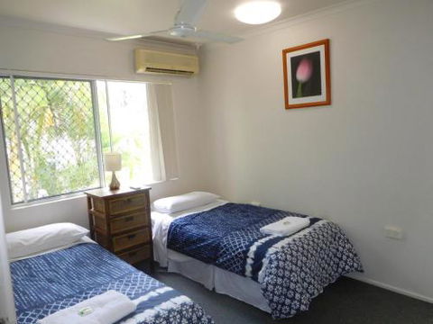 Holiday Apartment On The Esplanade - Accommodation Gold Coast 0