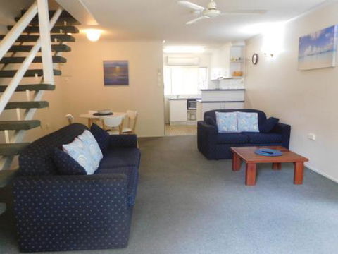 Holiday Apartment On The Esplanade - Accommodation Gold Coast 1