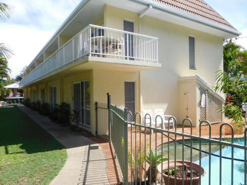 Holiday Apartment On The Esplanade - Accommodation Gold Coast 4