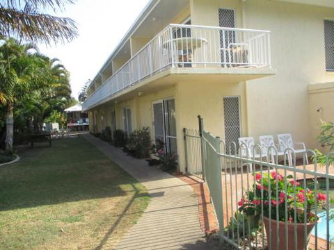 Holiday Apartment On The Esplanade - Accommodation Gold Coast 6
