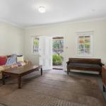 THE TEACHERS COTTAGE - Accommodation Gold Coast 0