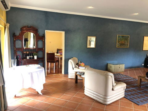 Gundaroo Manor Bed & Breakfast - Accommodation Gold Coast 4