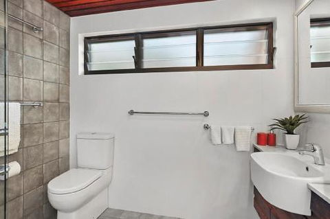 Beachfront 7 Penthouse Sawtell NSW - Gold Coast 4U 6