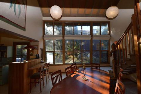 Beautiful Woodridge Chalet - Accommodation Gold Coast 6