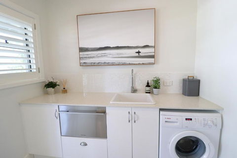 The Lakehouse In Raffetys Resort - Gold Coast 4U 3