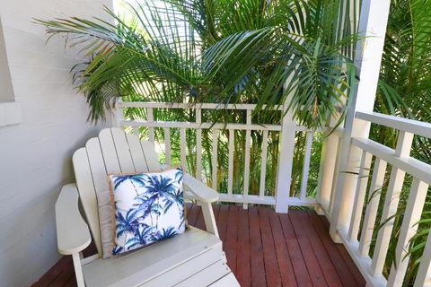 The Lakehouse In Raffetys Resort - Gold Coast 4U 5