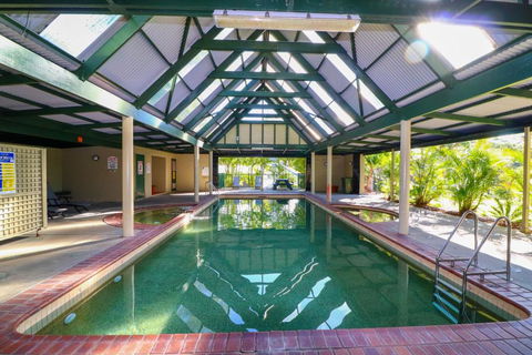 The Lakehouse In Raffetys Resort - Gold Coast 4U 1