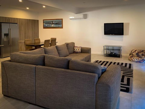 Hooterville - Gold Coast 4U 4