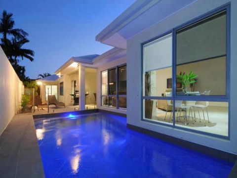 BEACH RETREAT At PALM COVE - Accommodation Gold Coast 0