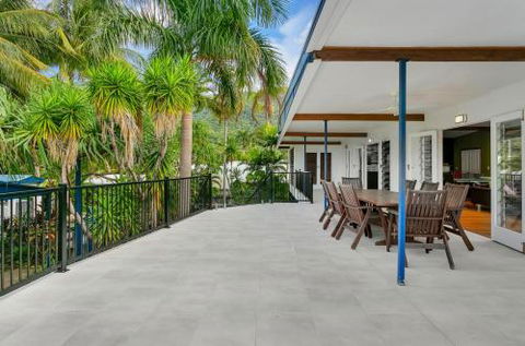 SANTORINIatPALM COVE - Accommodation Gold Coast 1