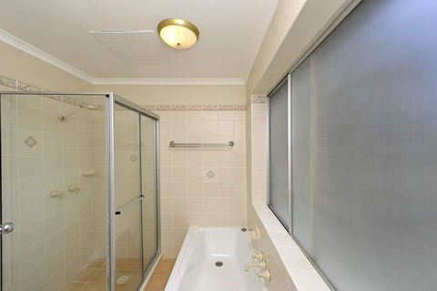 Adriana 6 / 83 85 Ronald Avenue - Accommodation Gold Coast 3