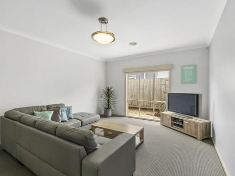 THE LOCH SURFSIDE WIFI NETFLIX PET FRIENDLY (OUTSIDE ONLY) - Accommodation Gold Coast 4