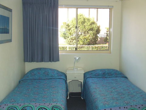 South Pacific Unit 2 / 13 15 Shoal Bay Road - Accommodation Gold Coast 5
