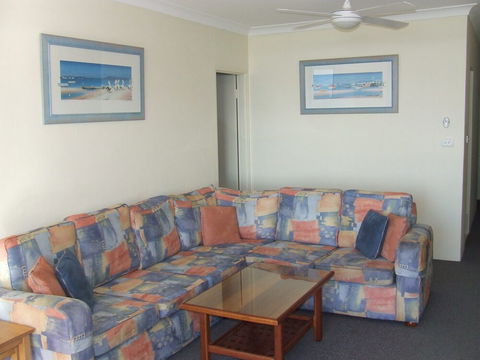 South Pacific Unit 2 / 13 15 Shoal Bay Road - Accommodation Gold Coast 3