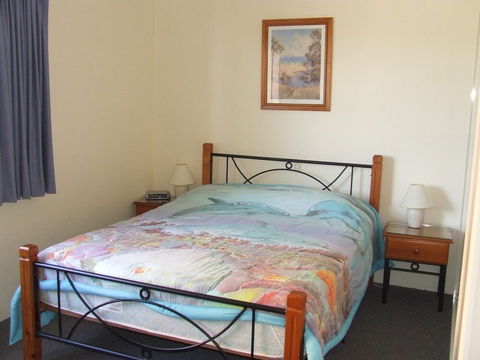 South Pacific Unit 2 / 13 15 Shoal Bay Road - Accommodation Gold Coast 4