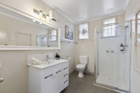 The Gazebo Place - Spacious 4 Bedroom Near Murray River - Gold Coast 4U 4