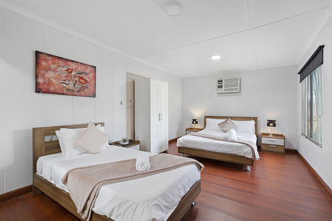 The Gazebo Place - Spacious 4 Bedroom Near Murray River - Gold Coast 4U 3