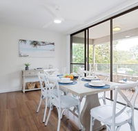 3 Bangalee 41 Soldiers Point Rd Fantastic Waterfront Unit with Pool WIFI  Chromecast - Accommodation Gold Coast