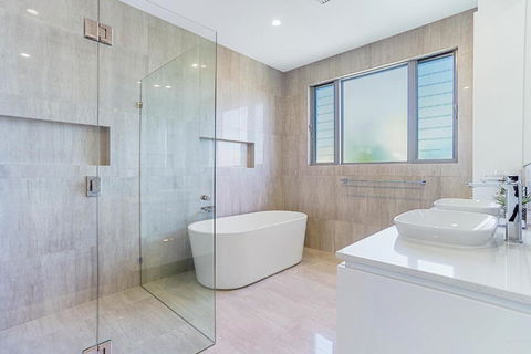 Space & Seclusion On The Water Noosa Heads - Accommodation Gold Coast 6