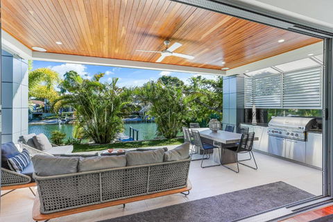 Space & Seclusion On The Water Noosa Heads - Accommodation Gold Coast 2