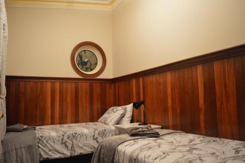 Gargoyle Lodge - 1 Gold Coast 5