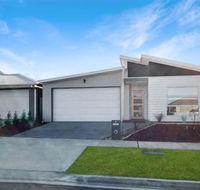 Brand New Home 10 mins to Beach Torquay Geelong Deakin Hospitals - Gold Coast 4U