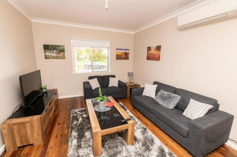 Kinross On Cox Sweet Neat & Simple + Wifi - Gold Coast 4U 5