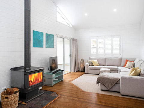 3 Macleay St. Narrawallee - Gold Coast 4U 2