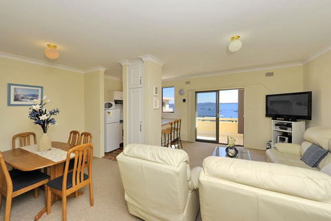 Bay Village Unit 10 Shoal Bay - Accommodation Gold Coast 0