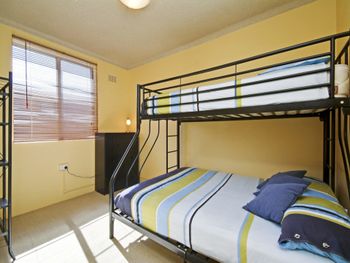 Shoal Towers Unit 5 / 11 Shoal Bay Road - Accommodation Gold Coast 1