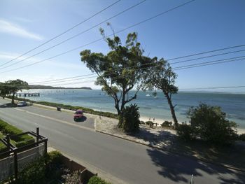 Shoal Towers Unit 5 / 11 Shoal Bay Road - Accommodation Gold Coast 3