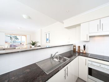 Shoal Bay Road Barrington Unit 406 - Accommodation Gold Coast 3