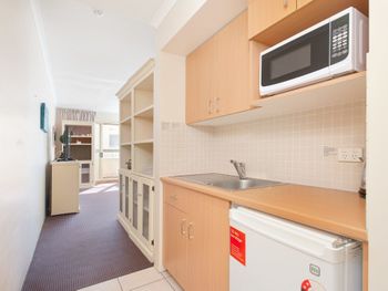 Whitesands Unit 213 Shoal Bay Road - Accommodation Gold Coast 2