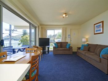 Shoal Towers Unit 6 / 11 Shoal Bay Road - Accommodation Gold Coast 3