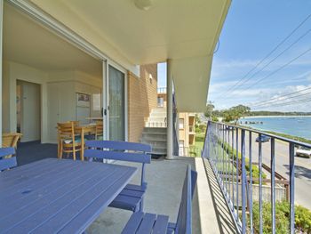 Shoal Towers Unit 6 / 11 Shoal Bay Road - Accommodation Gold Coast 6
