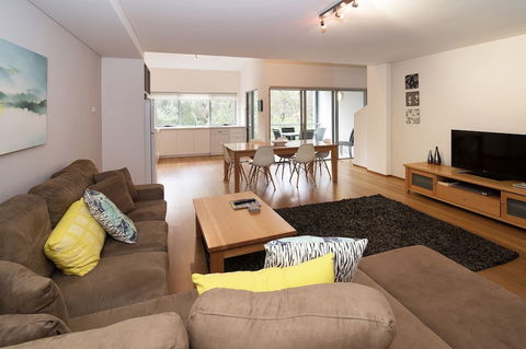 Pegasus Apartments - Gold Coast 4U 4