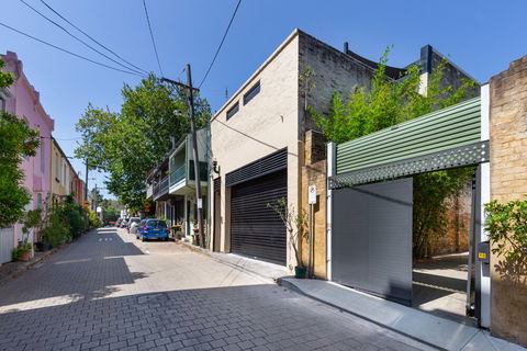 Ultimo 1 Bed. Furnished House W Parking - Accommodation Gold Coast 1